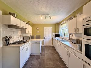 Photo 17- click for photo gallery